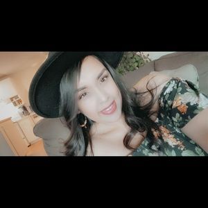 Meet your Posher, Isamar